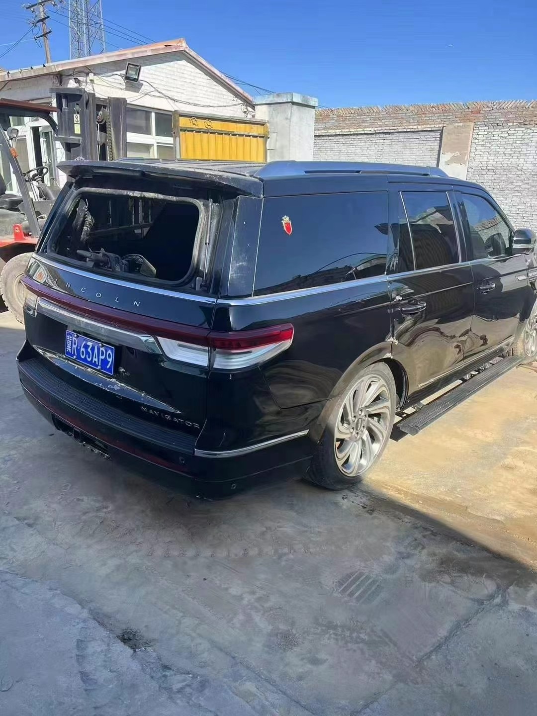 北京22年林肯领航员SUV5