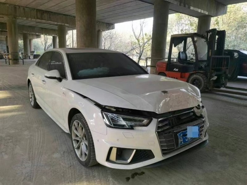 杭州市20年奥迪A4L中型车3