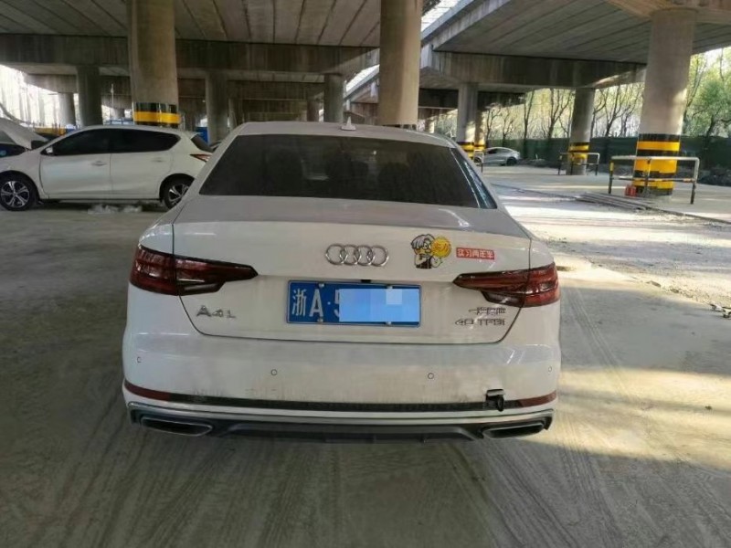 杭州市20年奥迪A4L中型车4