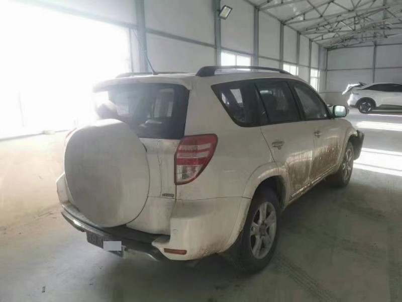 长春市11年丰田RAV4荣放SUV3