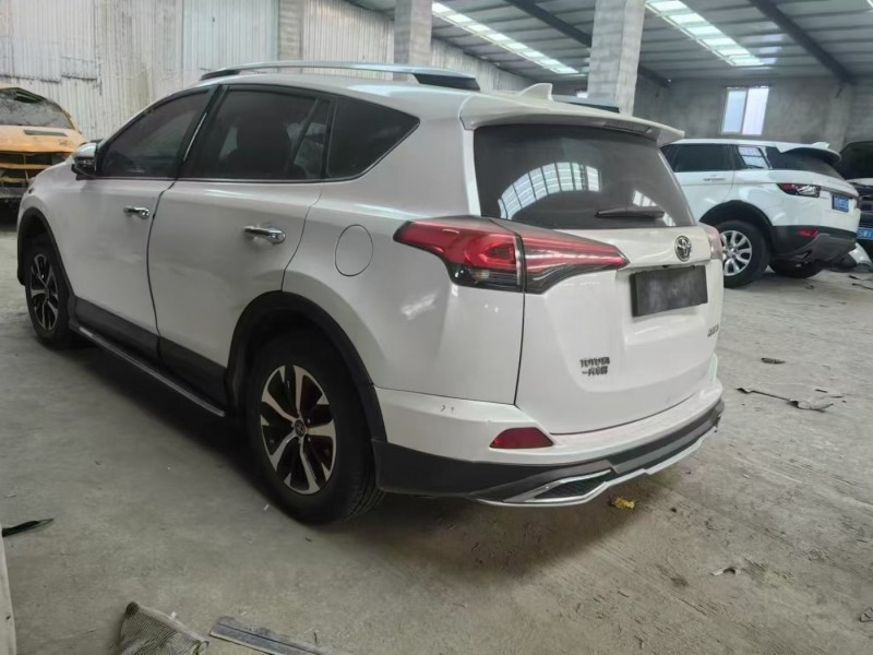 沈阳市17年丰田RAV4荣放SUV4