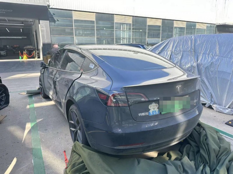 郑州市22年特斯拉MODEL 3中型车6