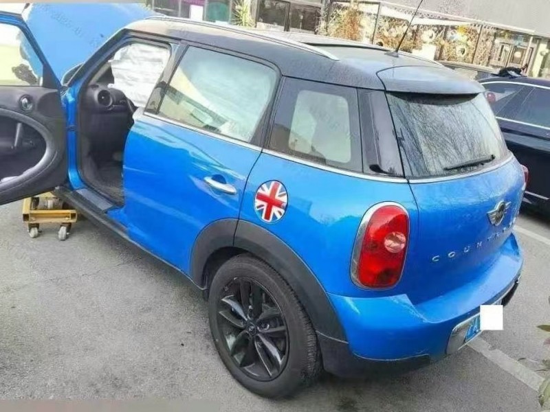 上海12年MINICOUPESUV3