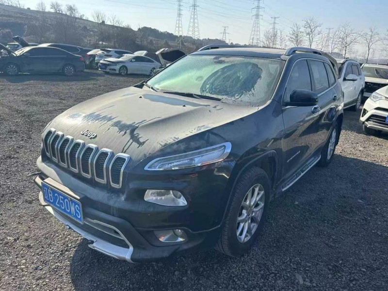 沈阳市17年Jeep自由光SUV3