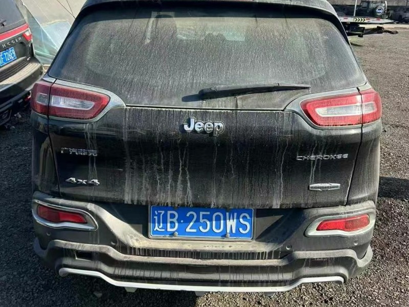 沈阳市17年Jeep自由光SUV4