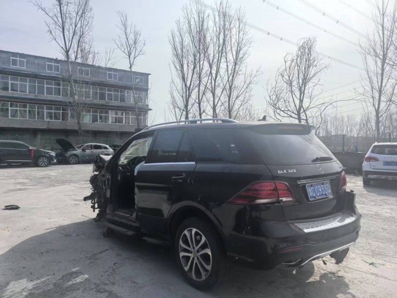 郑州市18年奔驰GLESUV4