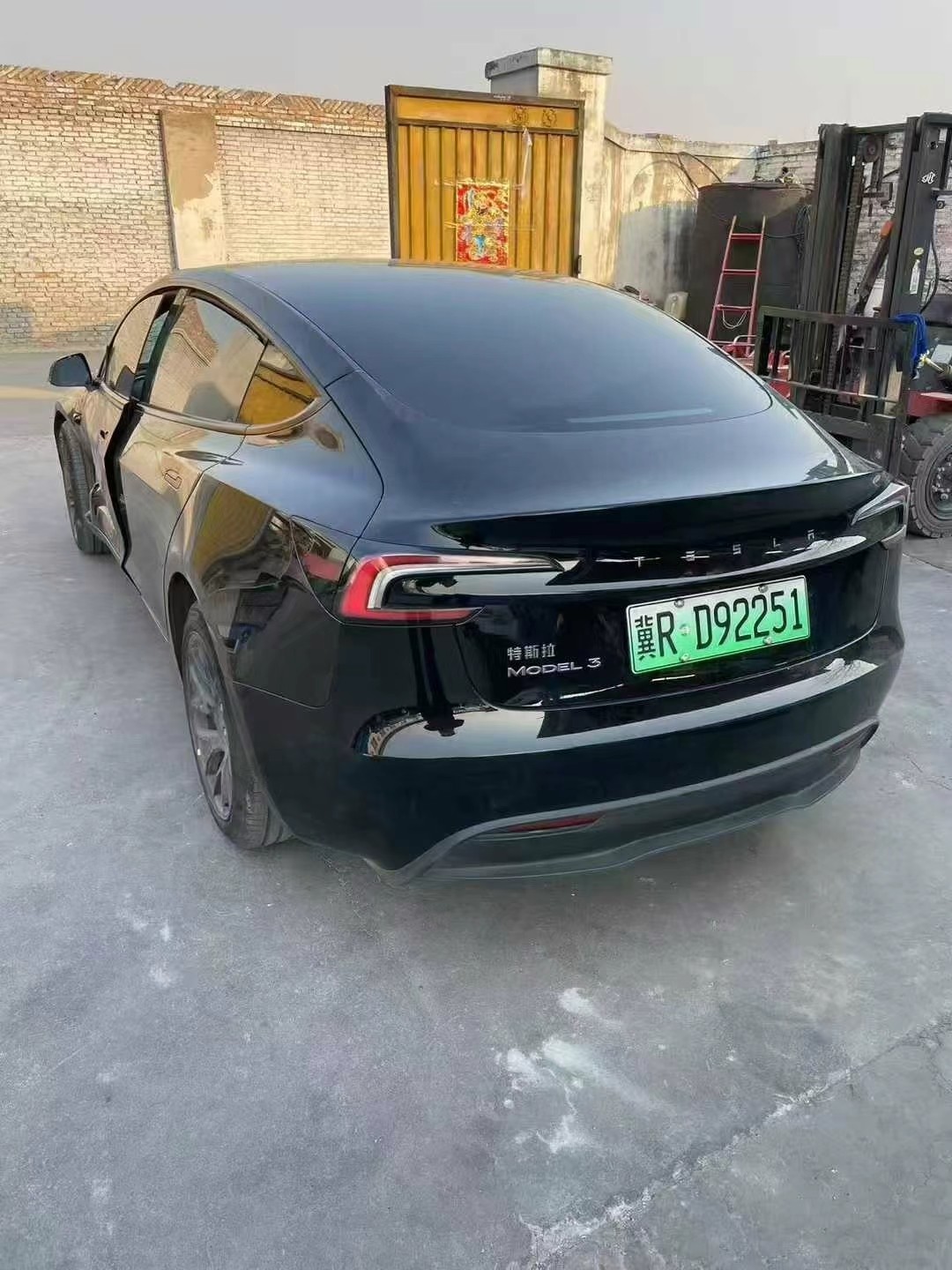 北京24年特斯拉MODEL 3中型车5