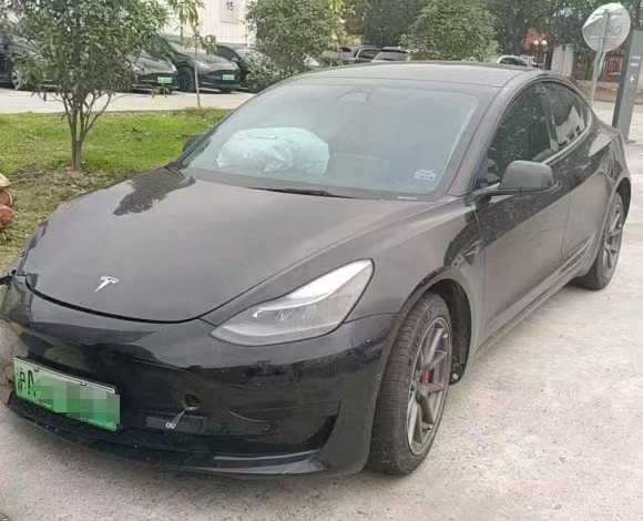 上海23年特斯拉MODEL 3中型车1