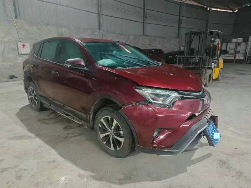 重庆19年丰田RAV4荣放SUV2