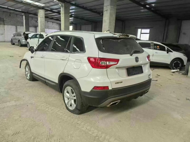 沈阳市16年长安CS75SUV7