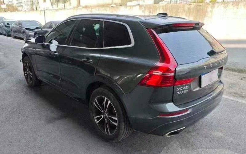 上海18年沃尔沃XC60SUV3