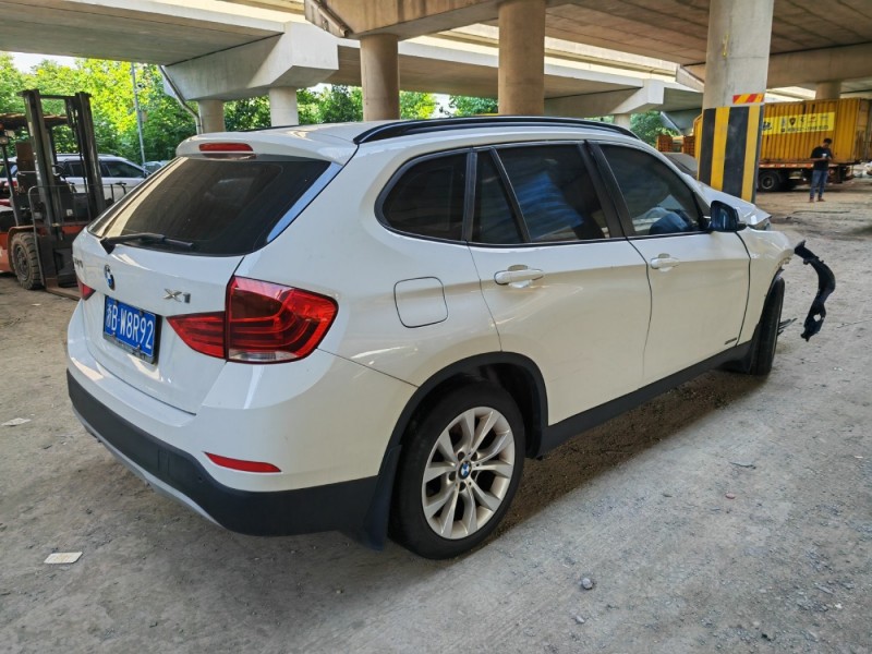 上海14年宝马X1SUV3